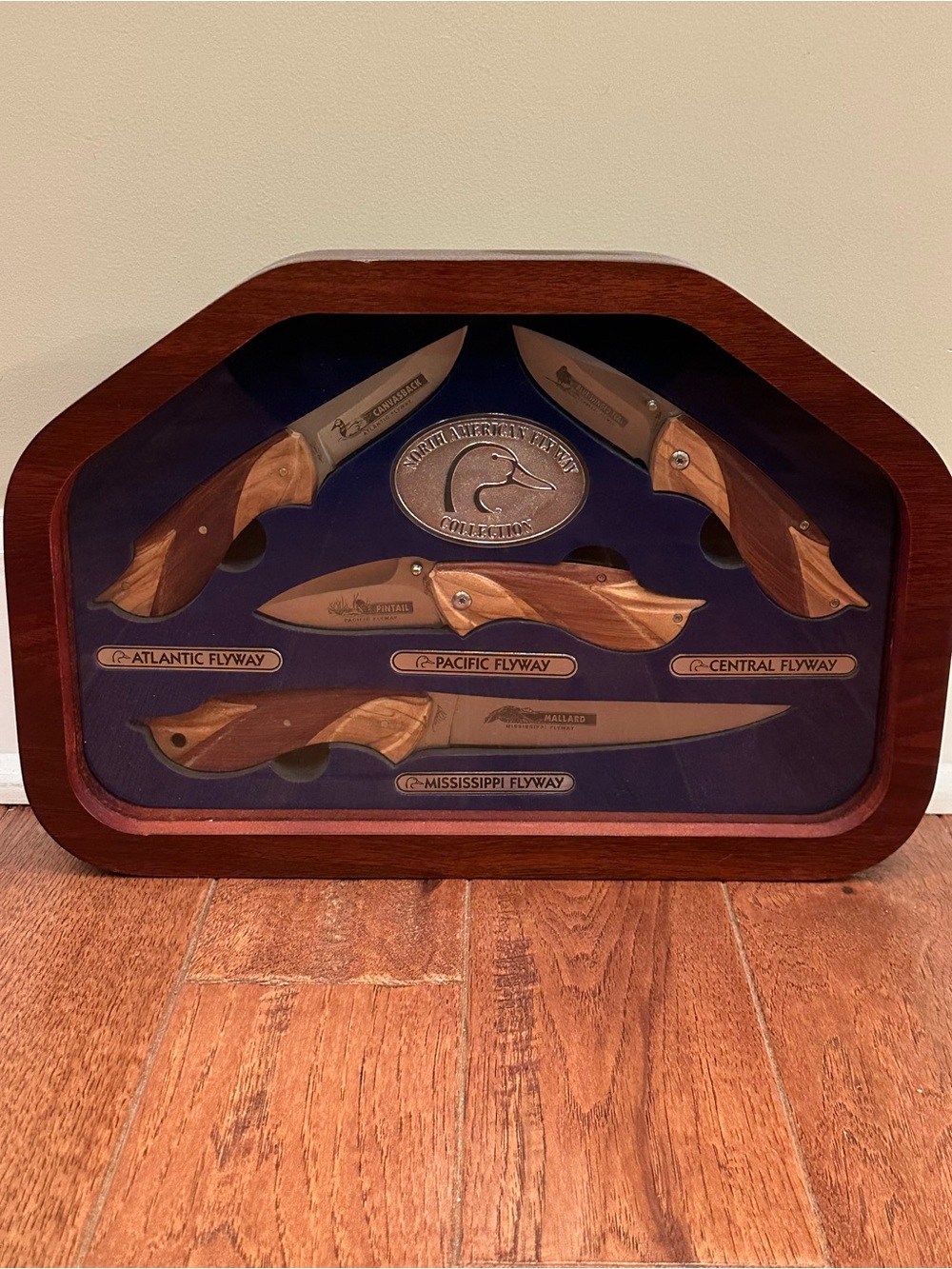 Ducks Unlimited North American Flyway Knife Collection